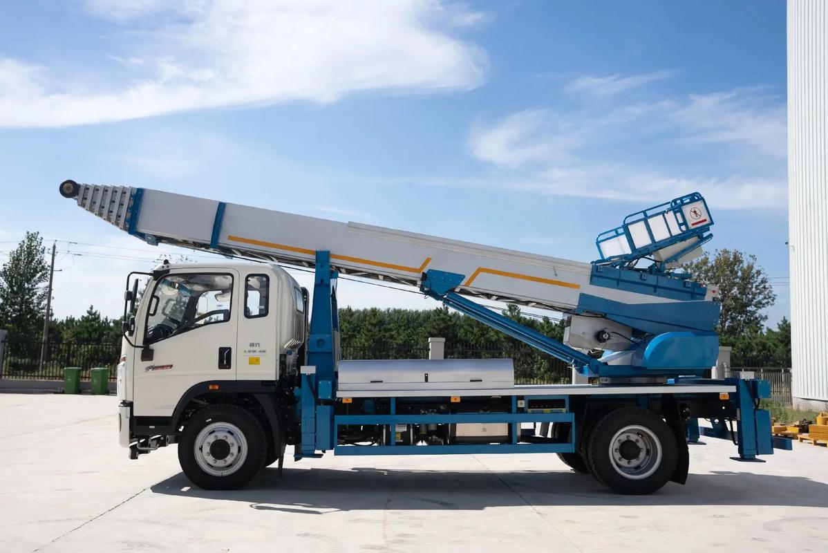 南陵县云梯上料车租赁费用