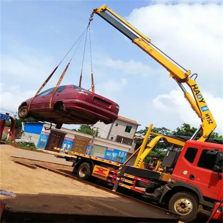 南陵县吊车吊汽车的正确方法